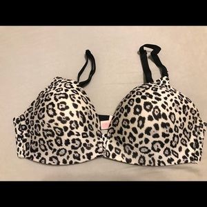 VS Incredible Wireless Bra
